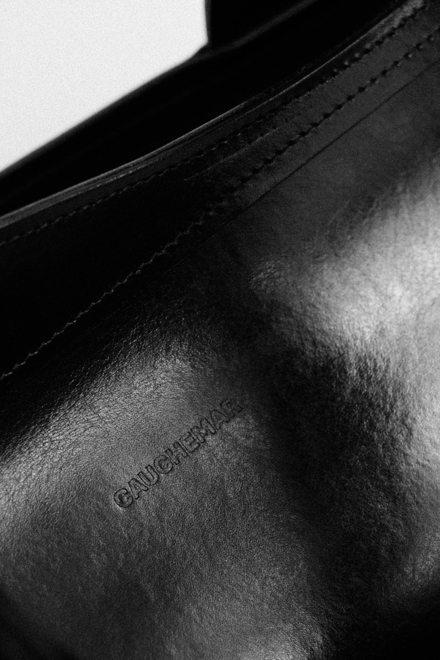 LE SAC SUSPENDU HANDBAG - NOIR